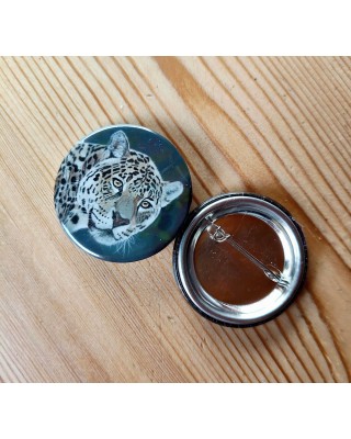 badge artisanal créé à partir d’une illustration originale.